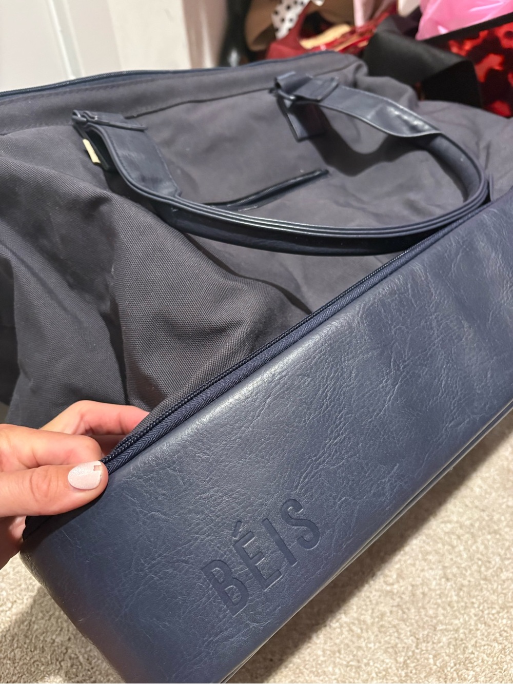 Beis classic Weekender Bag in dusty navy blue - Picture 4 of 7